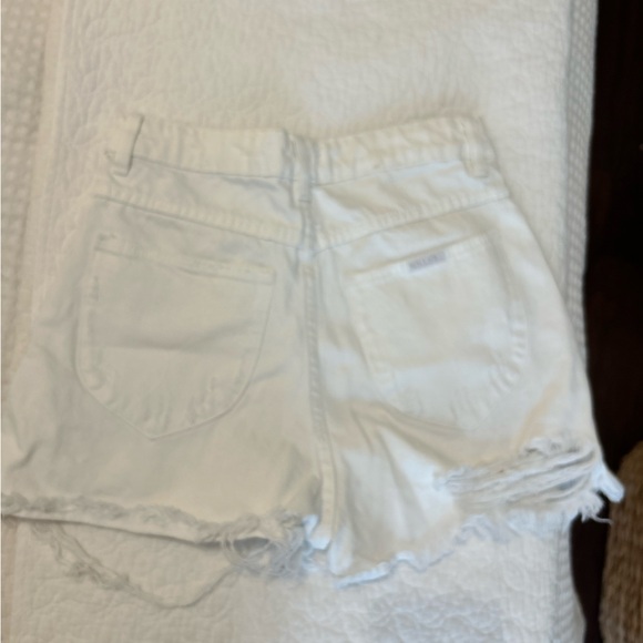 Rolla’s Duster White Shorts - Picture 2 of 6